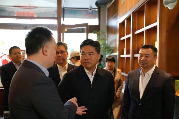 文章附图